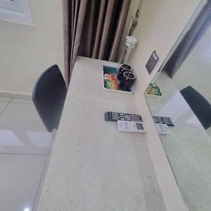 Bilik mewah bertiga